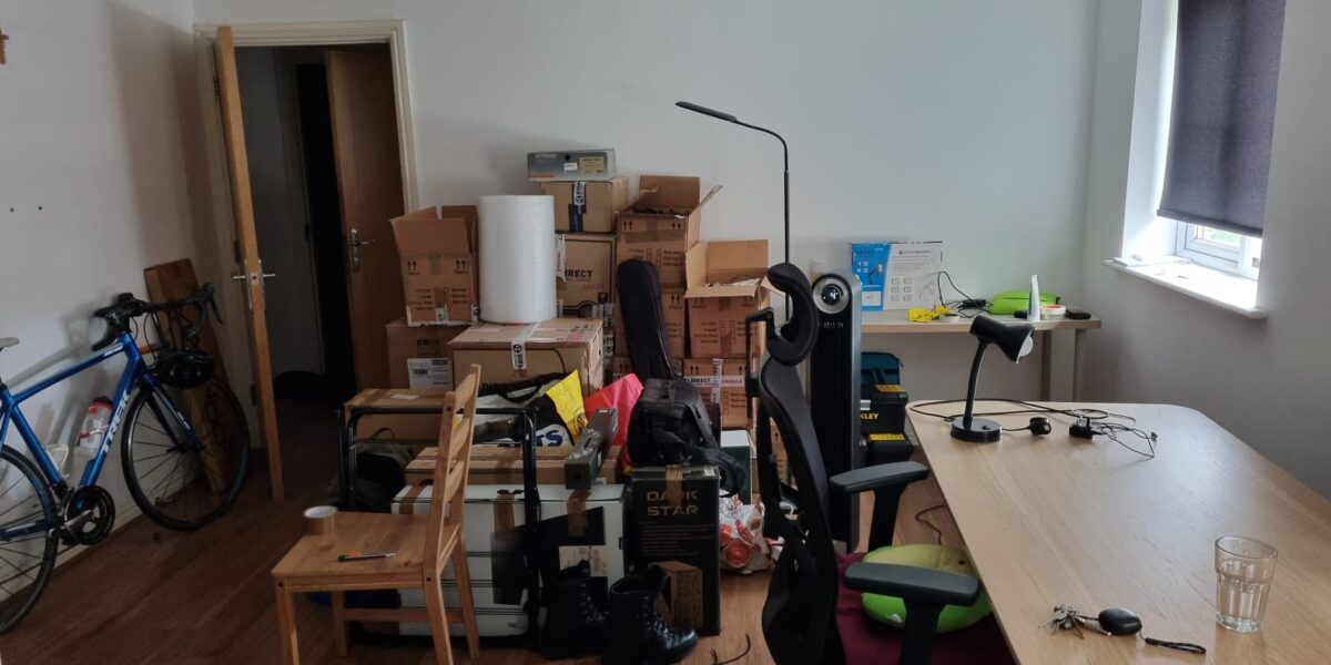 Teamwork Triumph: Newport Removals’ One-Man Wonder Meets DIY Dynamo in Cardiff-to-Newport Move