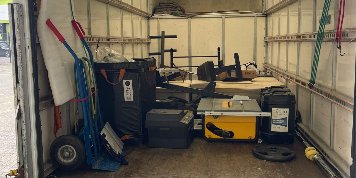 From Bungalow to Box: Newport Removals’ Precision Packing for Yellow Storage Success